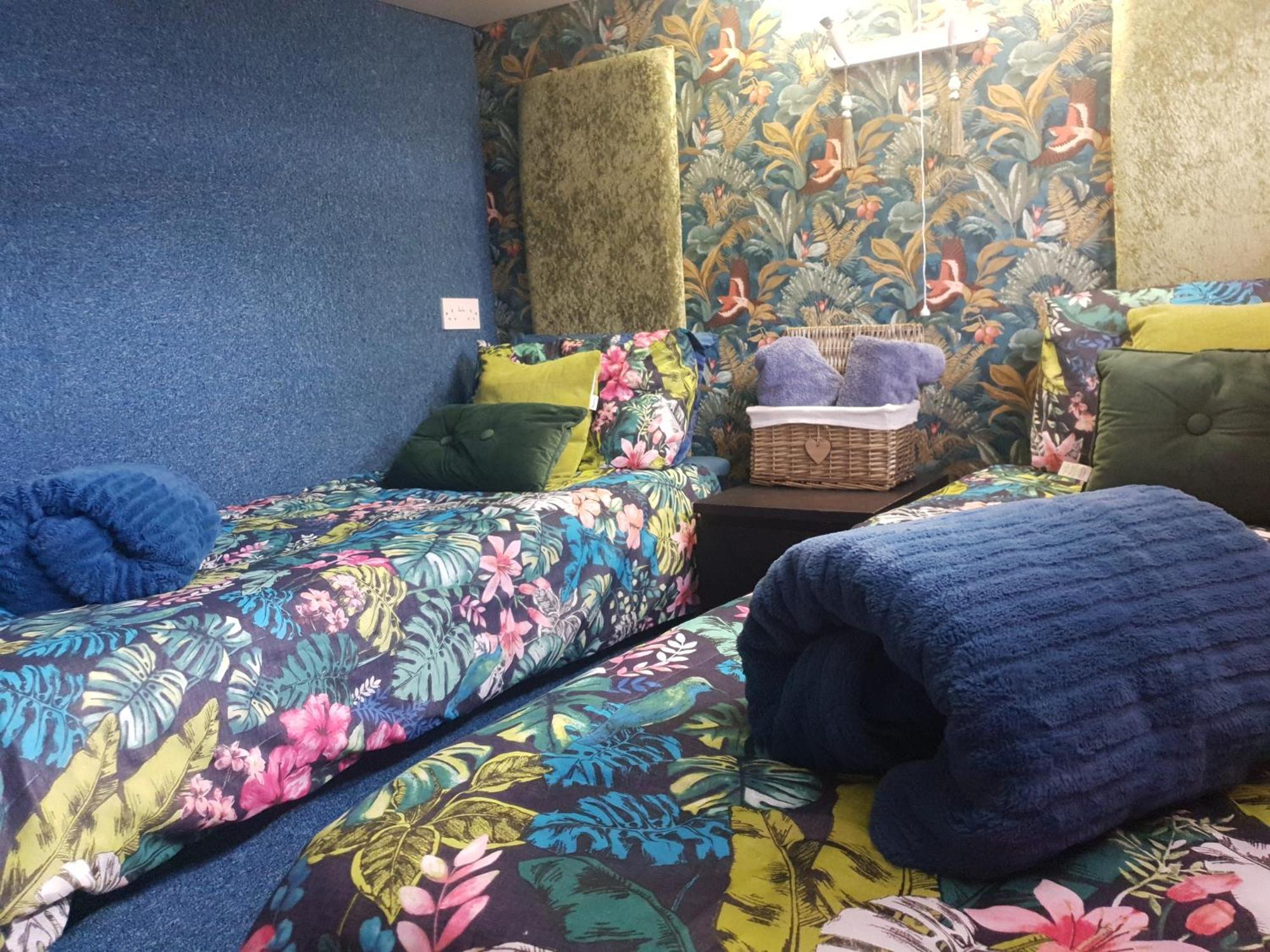 Jasmine Coral Jay Boutique Boatel Ocean Village Gibraltár Szoba fotó