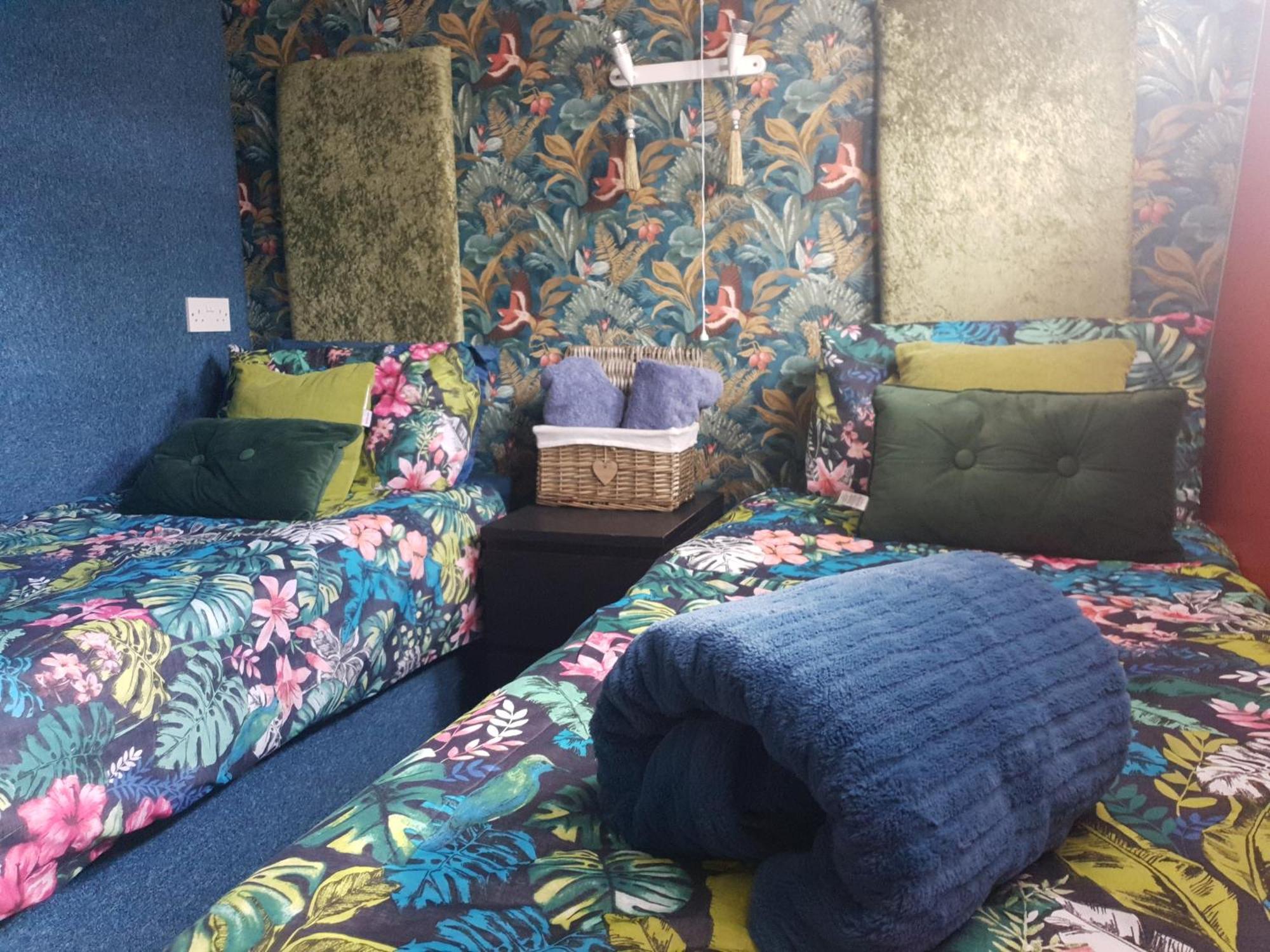Jasmine Coral Jay Boutique Boatel Ocean Village Gibraltár Szoba fotó