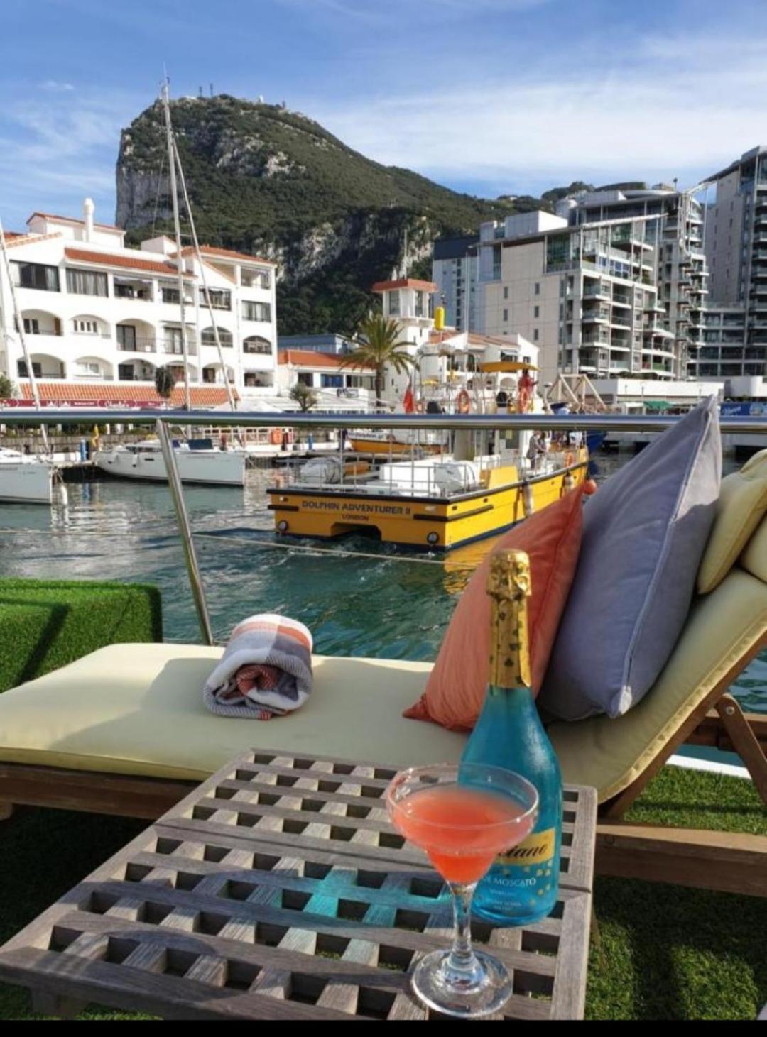 Jasmine Coral Jay Boutique Boatel Ocean Village Gibraltár Kültér fotó